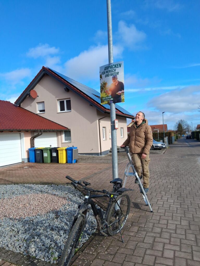 Grüne setzen Wahlplakate in Alzey‑Land – Sichtbare Präsenz für Landtagswahl 2026