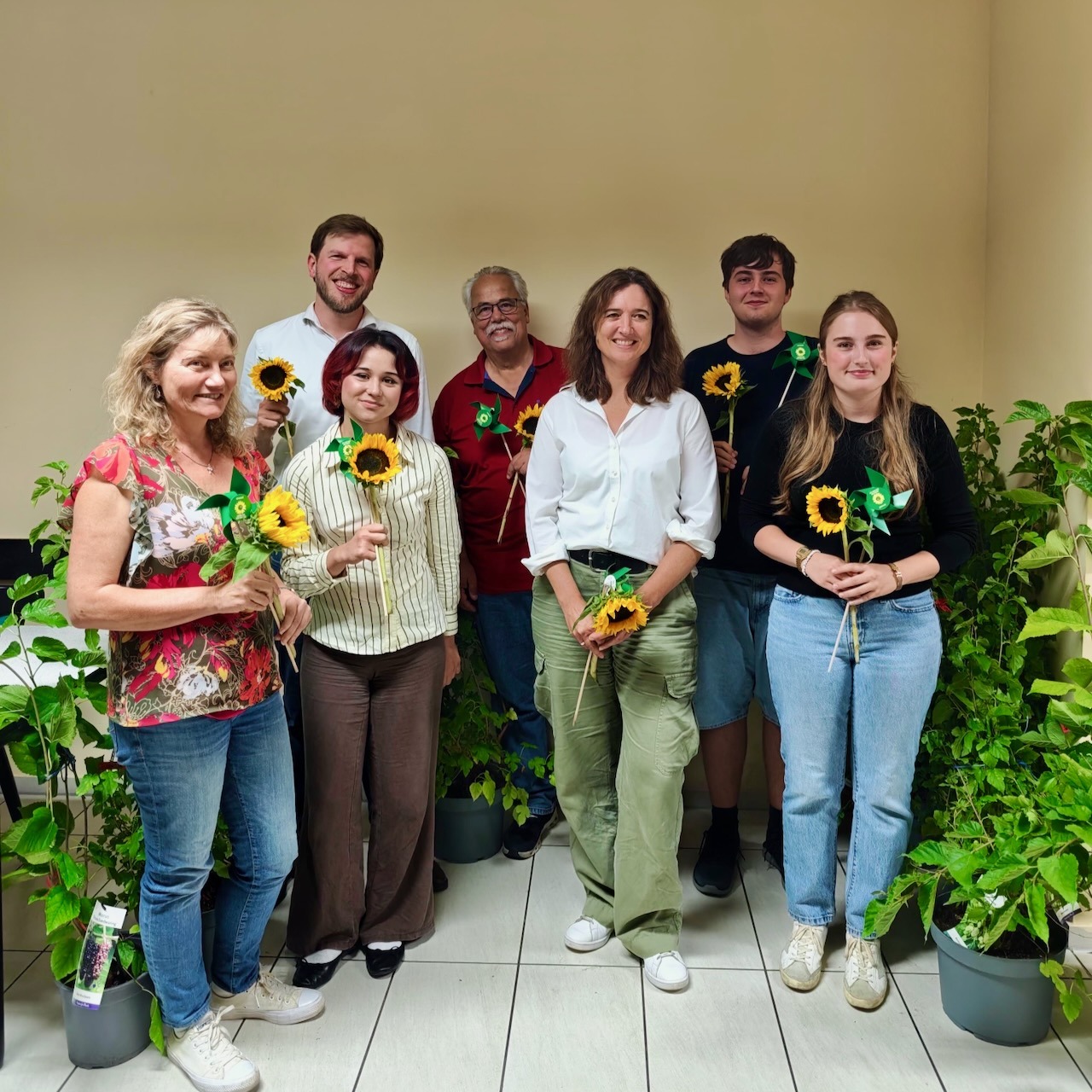 Der neu gewählte Vorstand, von links nach Rechts: Andrea Neff (Beisitzerin), Martin Heitfeld (Sprecher), Tuana Yilmaz (Beisitzerin), Joachim Heldt (Kassierer), Friederike Roll (Sprecherin), Milan Krauß (Beisitzer), Annika Ruppert (Beisitzerin)