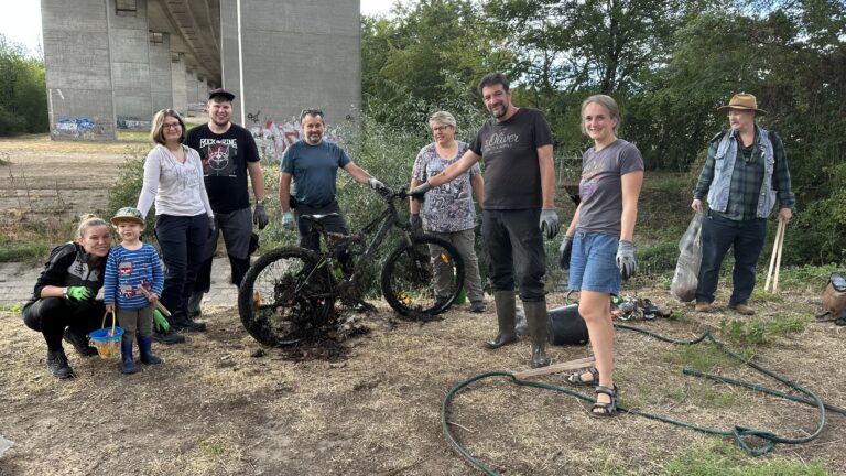SelzCleanUp in Alzey: 40 Helfer*innen sammeln rund acht Kubikmeter Müll